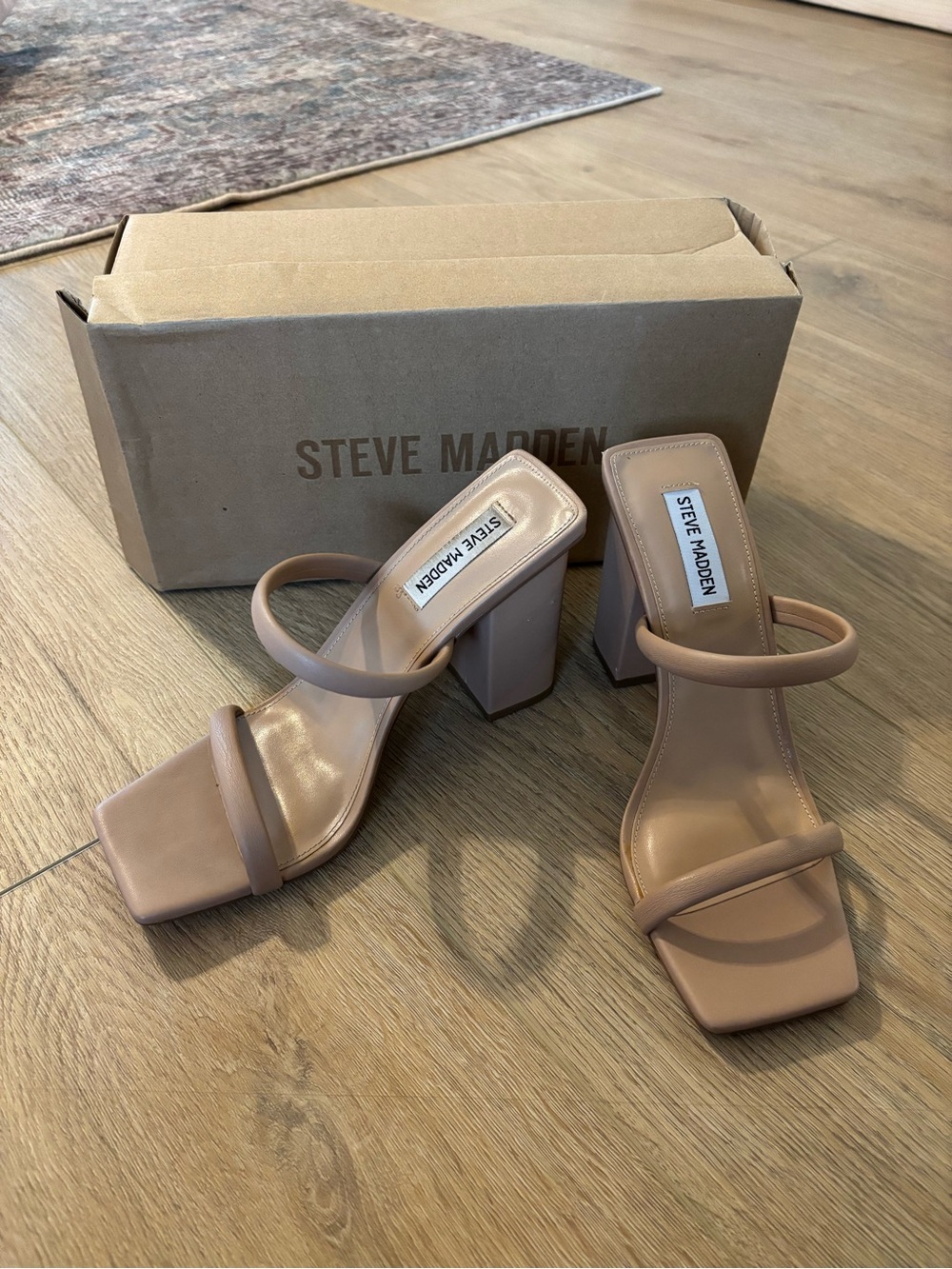 Steven Madden Blake Block Heel in Tan size 9